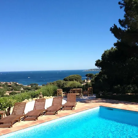 Zen Ste Maxime Avec Vue Villa