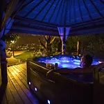 ヴィラ Zen Ste Maxime Avec Vue サント・マキシム