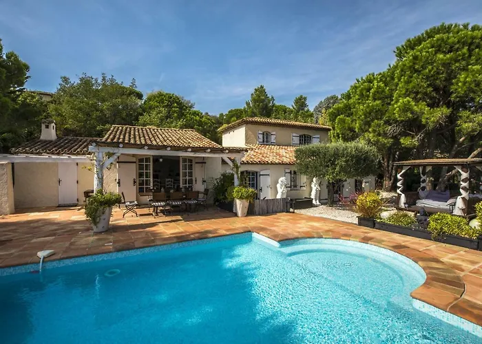 فيلة Zen Ste Maxime Avec Vue سانت ماكسيم